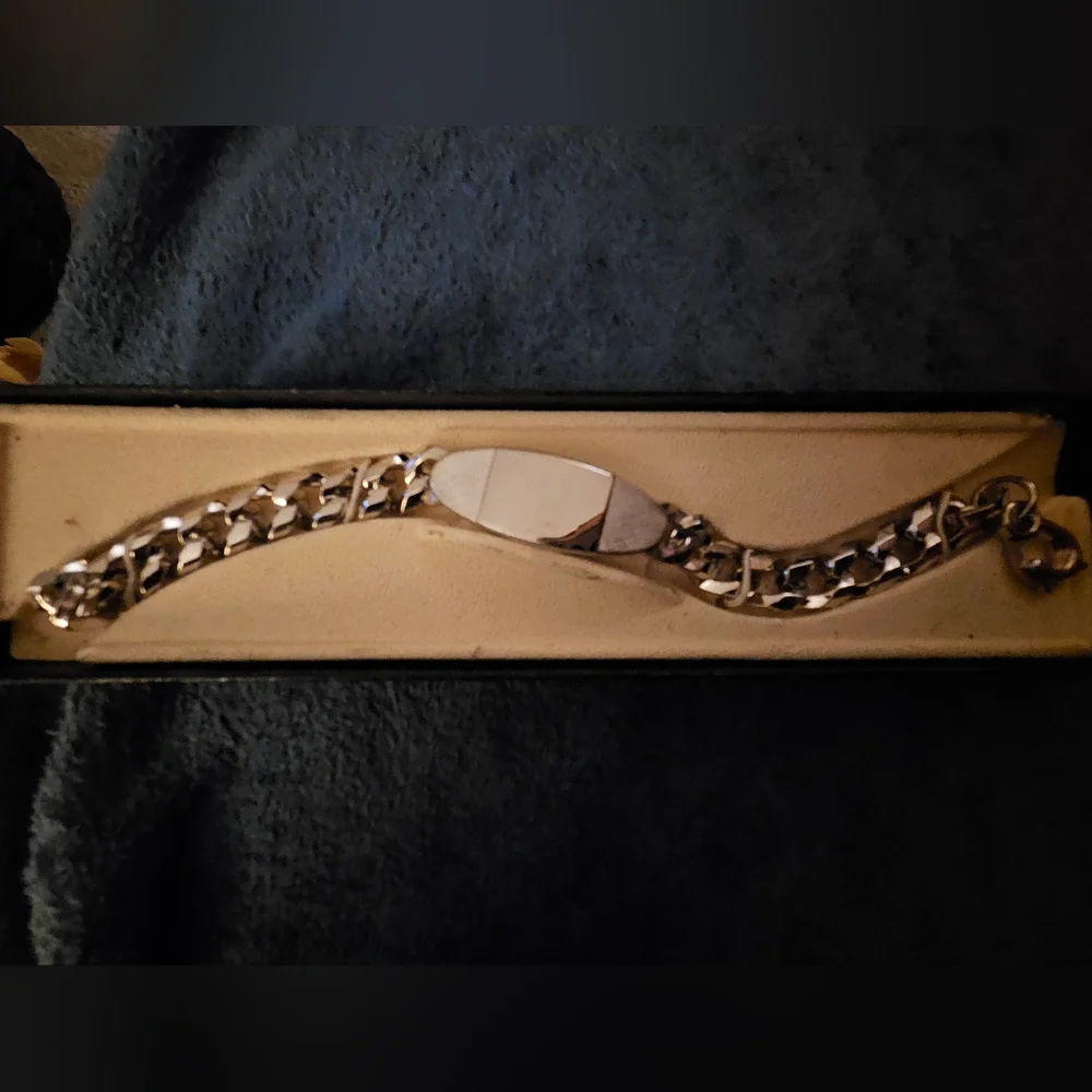 Man's Engravable ID Bracelet - Picture 1 of 6